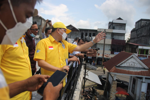Gubernur Bengkulu Rohidin Mersyah meninjau Progres Pembangunan Proyek Berendau Kutau Manna bersama Team Leader Program KOTAKU dan Wabup Bengkulu Selatan