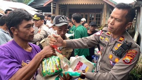  Polres Kepahiang Berikan Bantuan Sembako Kepada Masyarakat