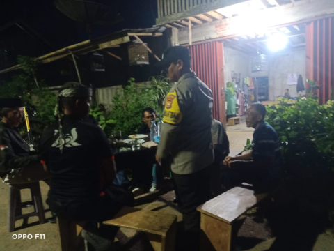 Polsek Muara Sahung Patroli KRYD di Pemukiman Masyarakat Sampaikan Pesan-Pesan Kamtibmas 