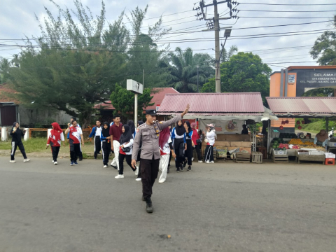 Polsek Lais Amankan Jalan Santai dan Pentas Seni SMAN 03 Bengkulu Utara 