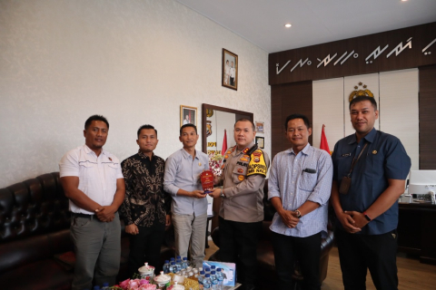 Kapolres Rejang Lebong Diberi Penghargaan atas Keberhasilan Amankan Pemilu 2024