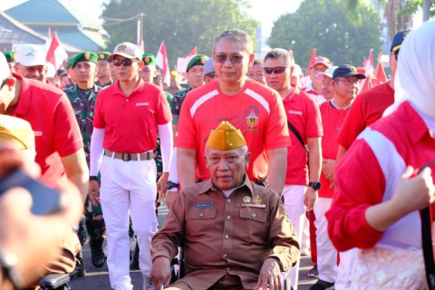 Kapolda Bengkulu Ikuti Pelaksanaan Kirab Bendera Merah Putih Memperingati HUT RI ke-79