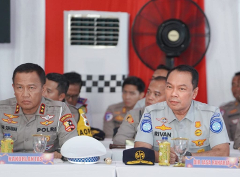Pastikan Kesiapan Pengamanan Nataru, Dirut Jasa Raharja Dampingi Kapolri dan Panglima TNI Tinjau Gerbang Tol Prambanan