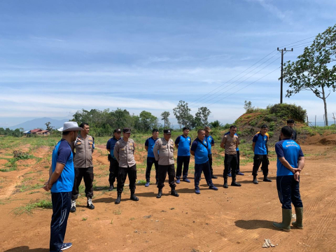 Polsek Karang Tinggi Tanam Jagung di Lahan Produktif untuk Dukung Swasembada Pangan