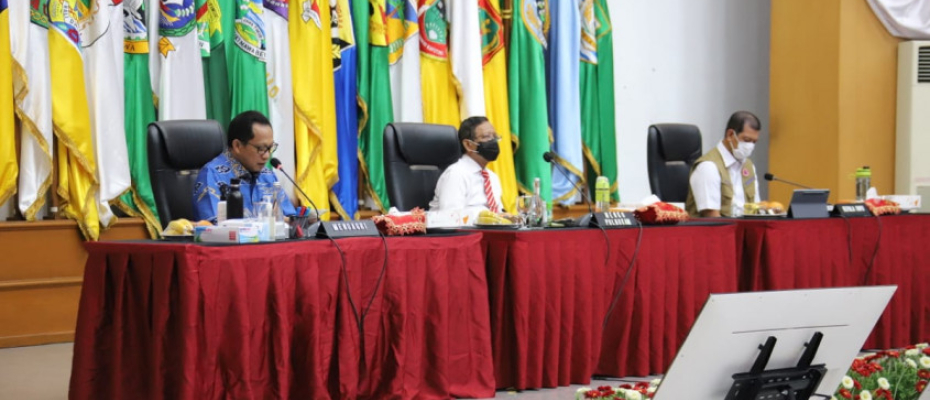 Rapat Forkopimda mengambil keputusan 