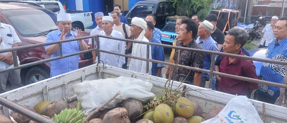 Niat Tulus Ingin Dipimpin Helmi, Warga Ini Sampai Berikan Hasil Bumi untuk Perjuangan