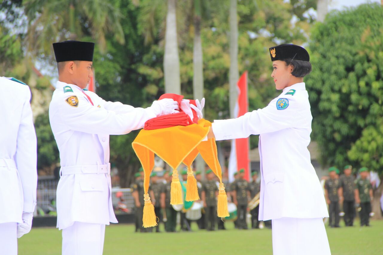 Tim Paskibraka dalam Upacara Peringatan 72 Tahun Indonesia Merdeka di Provinsi Bengkulu