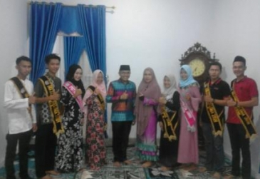 foto bersama setelah selesai buka bersama