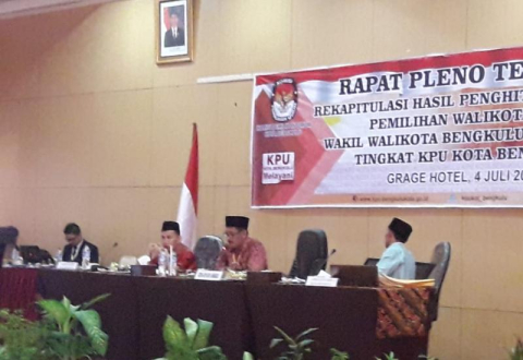 Suasana Rapat Pleno Terbuka KPU Kota Bengkulu di Grage Hotel, Rabu (04/07/18)