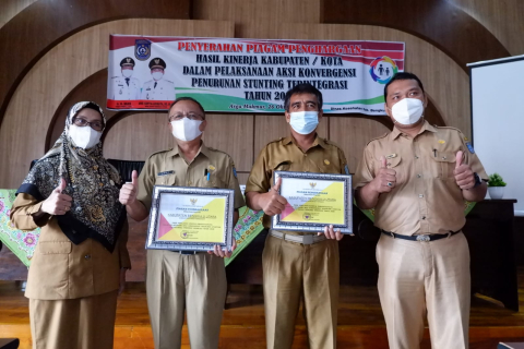 Pemkab BU Terima Piagam Penghargaan Peringkat I Aksi Konvergensi Stunting ShareFacebookTwitterWhatsApp