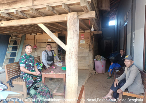  Bhabinkamtibmas dan Babinsa Gelar Binluh Himbau Warga Cegah Covid-19 dan PMK