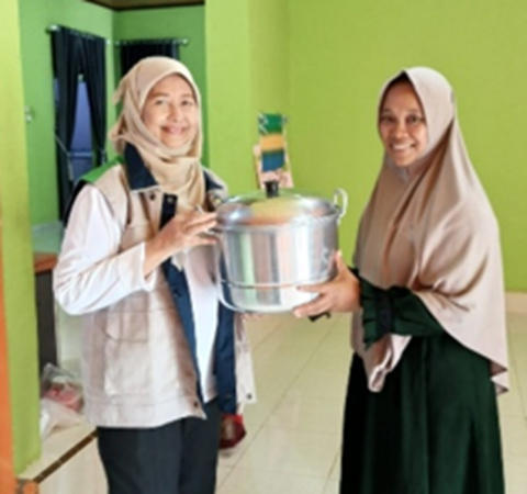 Peneliti UNIB Berbagi Ilmu Pemanfaatan Sorgum sebagai Makanan Alternatif di Desa Kemumu