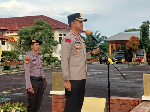 Kapolres Kaur Pimpin Apel Pagi Sampaikan Arahan kepada Personel 
