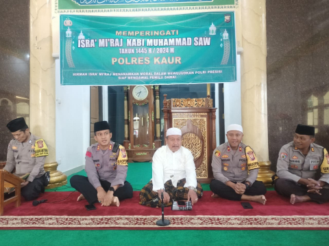 Kapolres Kaur Bersama Personel Ikuti Kegiatan Peringatan  Isra Mikraj Nabi Muhammad SAW 1445 H/2024 M