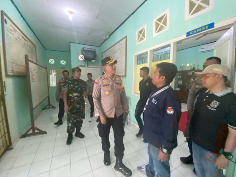 Kapolres Mukomuko Monitoring Pelaksanaan Pleno PPK Tingkat Kecamatan di Kabupaten Mukomuko 