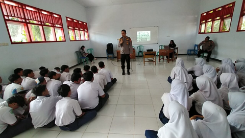 Kapolsek Sosialisasi Cegah Bullying di SMPN 58 Bengkulu Utara