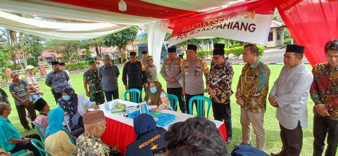 Dalam Rangka Bulan Suci Ramadhan,Kapolda Bengkulu Berikan Bansos Kepada Masyarakat Kepahiang