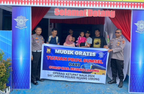 Polres Rejang Lebong Laksanakan Program Mudik Gratis Kepada Warga Kurang Mampu 