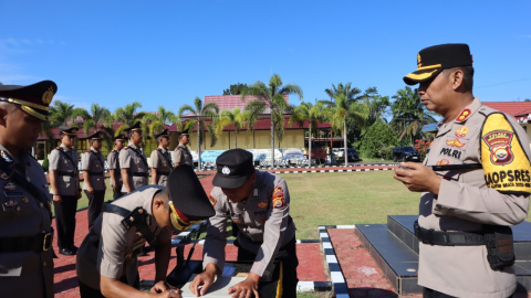 Kapolres Mukomuko Pimpin Serah Terima Jabatan Wakapolres, Kasat Reskrim, Kasat Narkoba, Kasat Sabhara dan Kapolsek Kota Mukomuko 