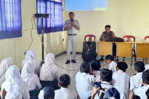 Jasa Raharja Bersama Polres Bengkulu Utara Sosialisasi Pengajar Peduli Keselamatan Lalu Lintas (PPKL) di SMPN 3 Bengkulu Utara