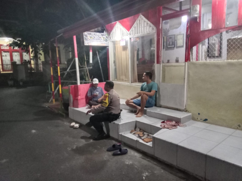 Pantau Kegiatan Masyarakat di Seputaran Wilkum, Polsek Gading Cempaka Cegah Gangguan Kamtibmas 