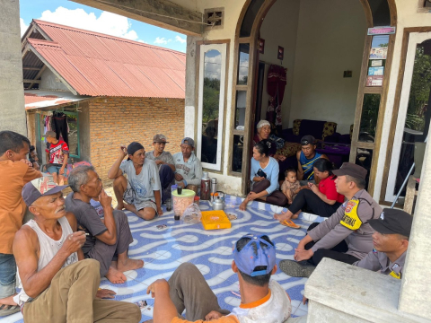 Polsek Kotapadang Gelar Jumat Curhat Bersama Warga Desa Durian Mas, Sampaikan Pesan Kamtibmas