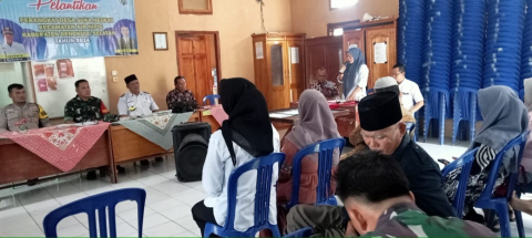 Bhabinkamtibmas Polsek Seginim Hadiri Pelantikan Perangkat Desa Suka Negeri Tahun 2024
