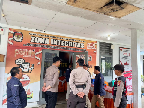 Satgas II Preventif OPS Mantap Praja Nala 2024 Patroli Patroli Cooling System di KPU BS, Gudang Logistik KPU BS