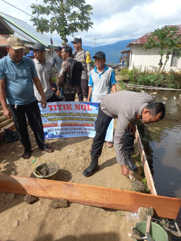 Monitoring, Bhabinkamtibmas Polsek Lebong Tengah Sambang ke Desa Semelako III