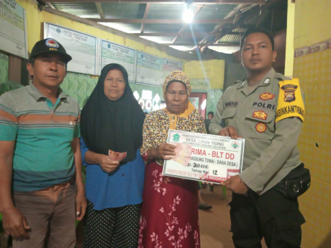Cooling System, Bhabimkamtibmas Polsek Lebong Selatan Hadiri Pembagian BLT DD di Desa Turan Tiging