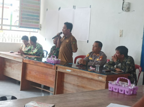 Kapolsek dan Bhabinkamtibmas Polsek Pino Raya Hadiri Musrenbangdes 2026 di Desa Karang Cayo
