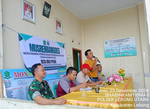 Bhabinkamtibmas Polsek Lebong Utara Hadiri Musrenbangdes di Desa Bioa Putiak
