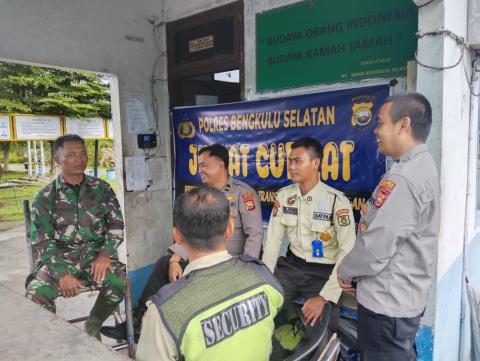 Sat Binmas Polres Bengkulu Selatan Gelar "Jumat Curhat," Solusi Aspirasi Warga