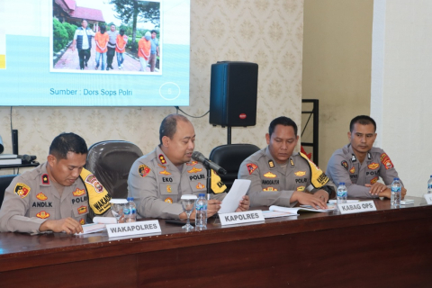 Polres Kepahiang Polda Bengkulu Menggelar Konferensi Pers Akhir Tahun Paparkan Pencapaian Serta Prestasi Polres Kepahiang