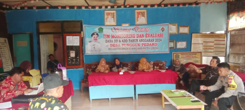 Tingkatkan Koordinasi, Bhabinkamtibmas Polsek Lebong Selatan Hadiri Monev DD dan ADD di Desa Pungguk Pedaro
