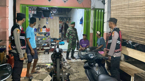 Sinergitas TNI-POLRI Jaga Kamtibmas di Sukaraja Melalui Patroli Gabungan