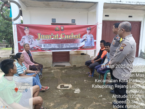 Jumat Curhat Polsek Kotapadang: Meningkatkan Keamanan Melalui Dialog Langsung dengan Warga