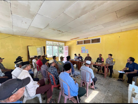 Tingkatkan Koordinasi, Personel Polsek Lebong Selatan Hadiri Musrenbang di Kelurahan Tes