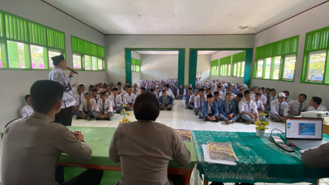 Polres Lebong Sosialisasi Penerimaan Polri 2025 di SMAN 03 LebongPolres Lebong Sosialisasi Penerimaan Polri 2025 di SMAN 03 Lebong