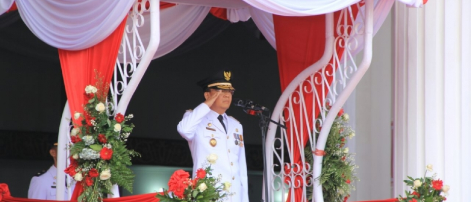 Plt Gubernur Bengkulu Rohidin Mersyah memimpin upacara peringatan HUT RI ke 72