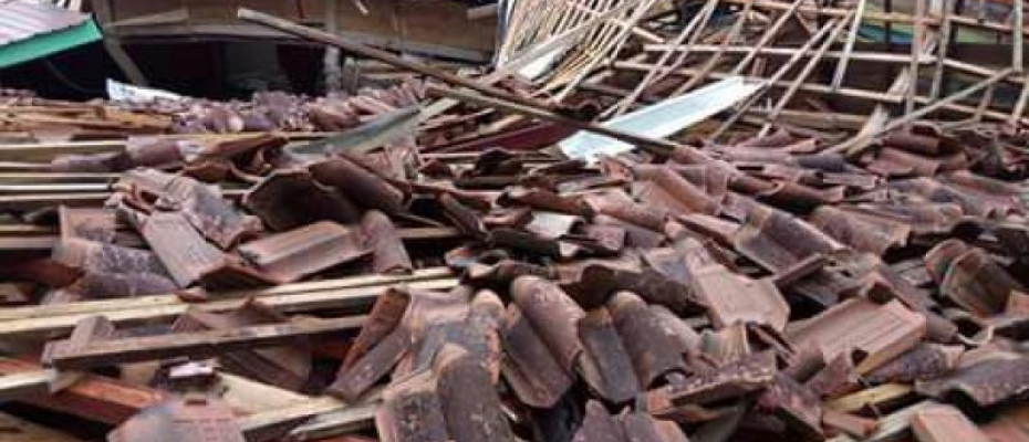 Rumah warga nampak rata terterjang longsor