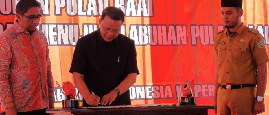 Penandatanganan Nota Kesepahaman Pengembangan Pelabuhan Pulau Baai dan Pembangunan Rel Kereta Api dari dan Menuju Pelabuhan Pulau Baai.