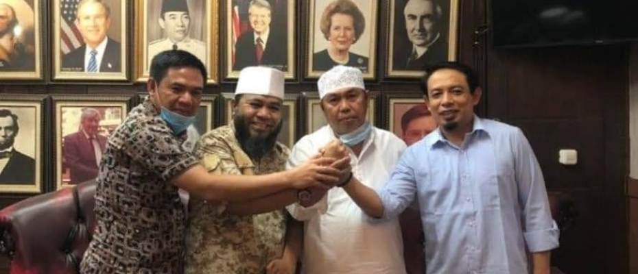 Dedy Wahyudi bersama Helmi Hasan dan Agusrin