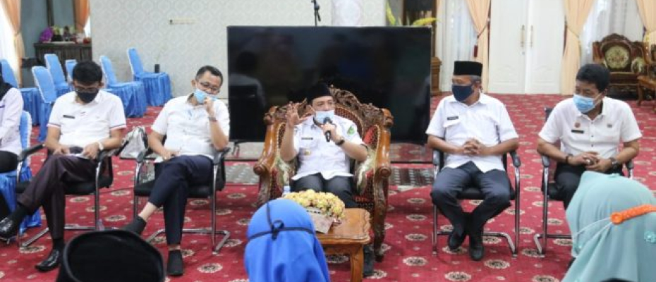 Wakil Wali kota Dedy Wahyudi rapat bersama perwakilan guru, kepsek, K3S, MKKS, dari dinas pendidikan, BPBD, kesbangpol dan dinkes SambungFacebookTwitterWhatsApp