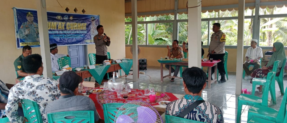 Tampung Aspirasi Masyarakat Polsek Kota Padang Laksanakan Jumat Curhat di Balai Desa Periang