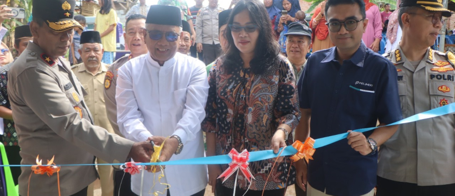 Wakapolda Bengkulu Secara Resmi menyerahkan Bantuan Bedah Rumah kepada Dua Warga Betungan Kota Bengkulu