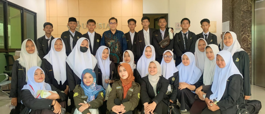 Mutiya Paparankan Keunggulan Akuntansi Unusia Dihadapan Siswa MA DBA Sumatera Selatan 