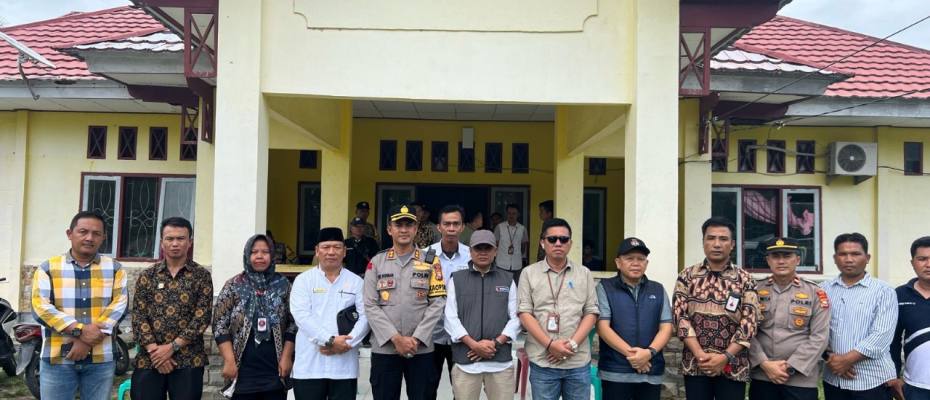 Kapolres Kaur Beserta Rombongon Monitoring Pelaksanaan Rekapitulasi Tingkat PPK di Kecamatan  Padang Guci Hilir