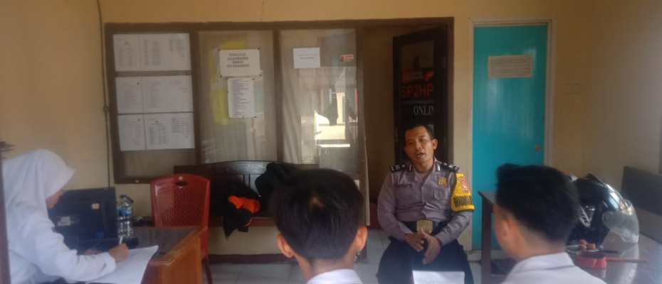Polsek Kota Padang Menerima Kunjungan SMAN 10 RL Berikan Motivasi dan Himbauan Kepada Para Siswa