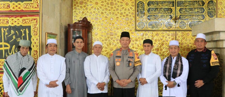Di Rejang Lebong, Kapolda Bengkulu Berikan Sumbangan Untuk Masjid Agung Baitul Makmur